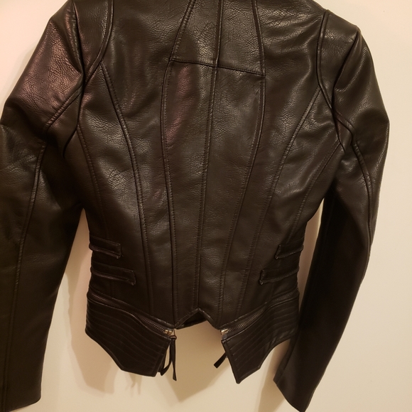 COPY - Jacket - Picture 3 of 4